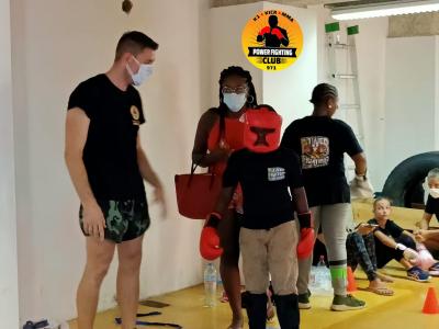 Assaut de boxe française pour les jeunes fighters